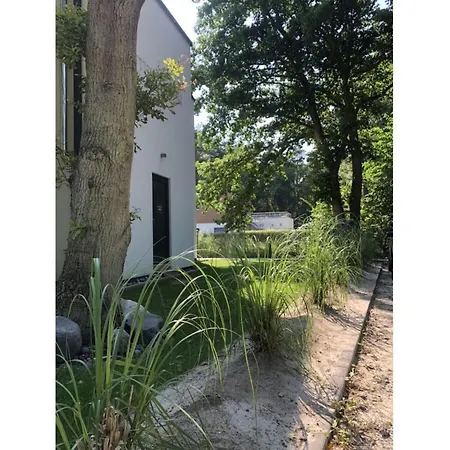 Strandburg Backbord Comfortable Nyaraló *