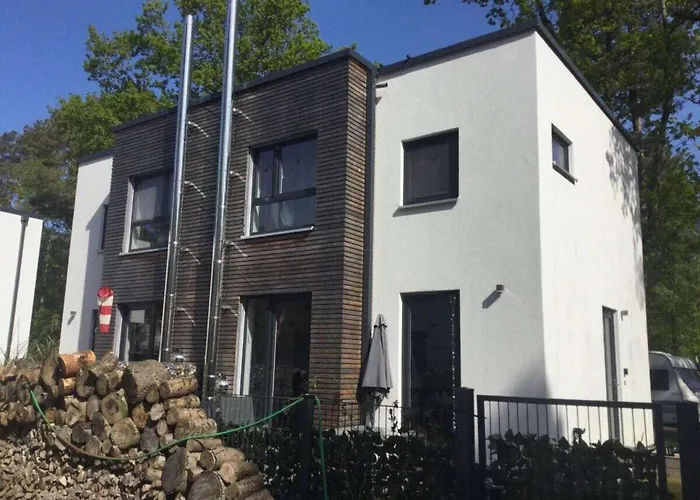 Strandburg Backbord Comfortable Feriehus *